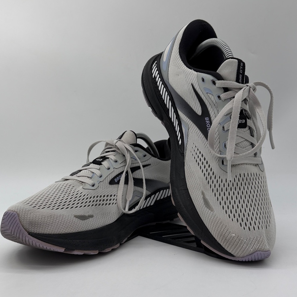 Brooks Adrenaline GTS Men’s Running Shoes in Light Gray and Black - Picture 3 of 16